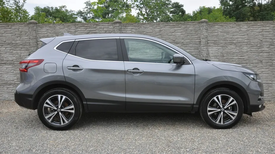 NISSAN Qashqai -