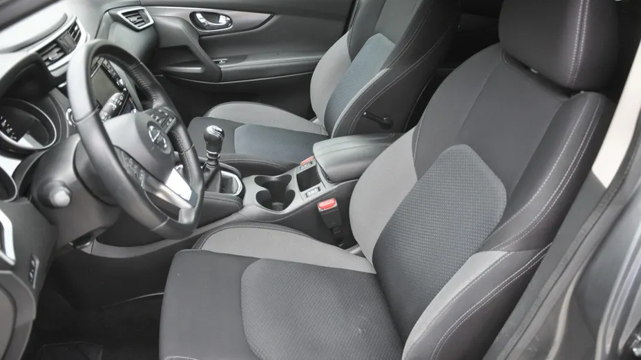 NISSAN Qashqai -