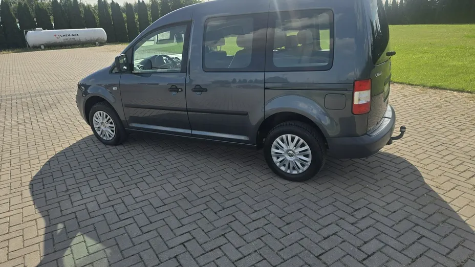 VOLKSWAGEN Caddy -