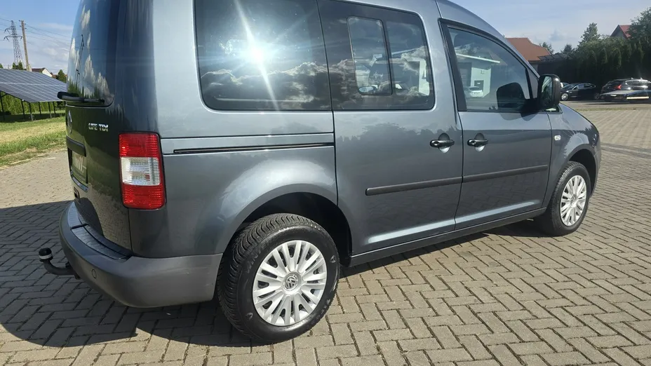 VOLKSWAGEN Caddy -