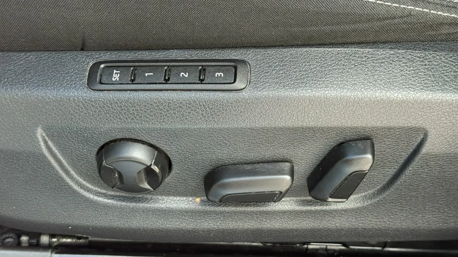 SKODA Superb -