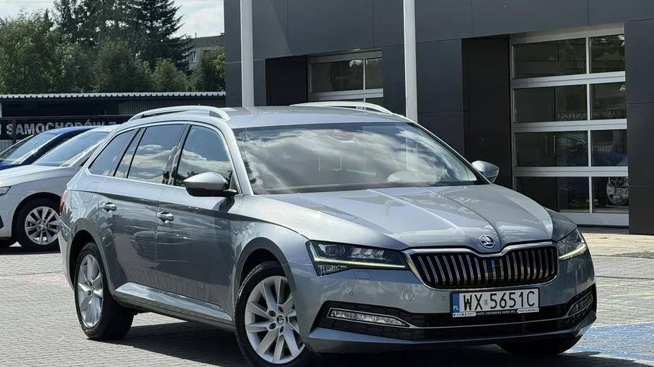 SKODA Superb -