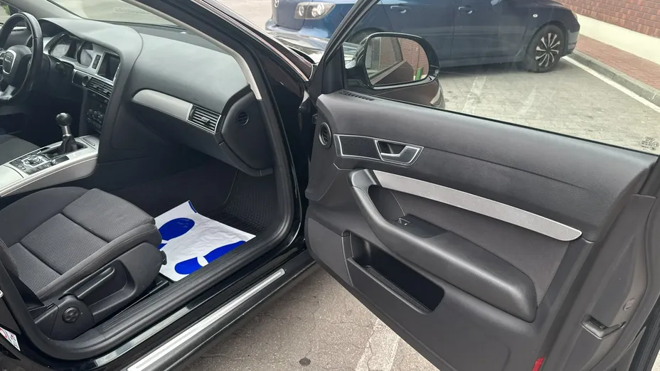 AUDI A6 -