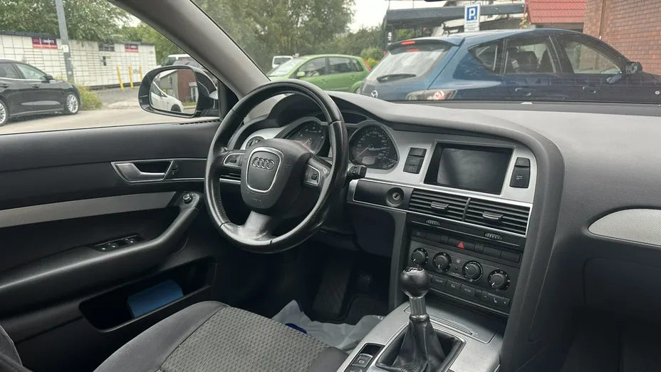 AUDI A6 -