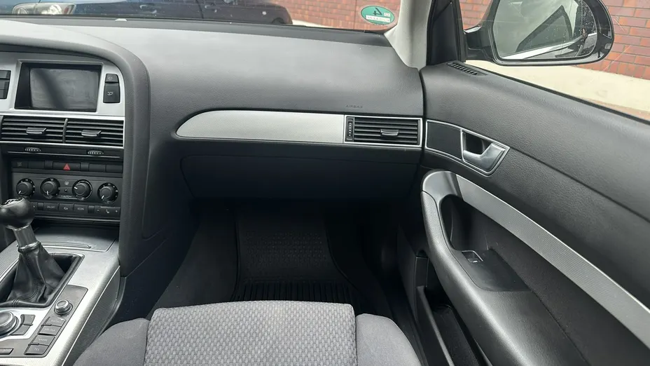 AUDI A6 -