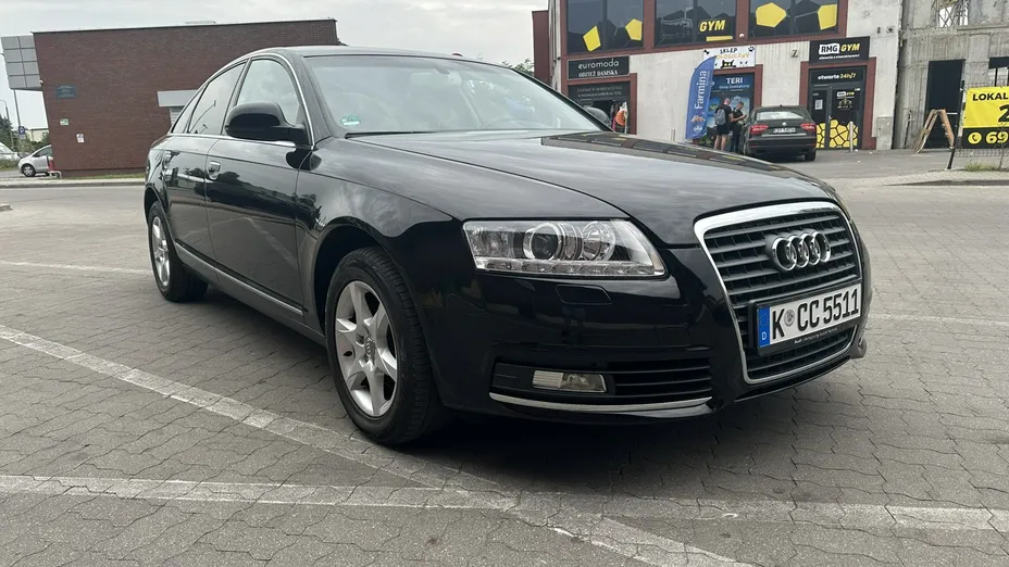 AUDI A6 -