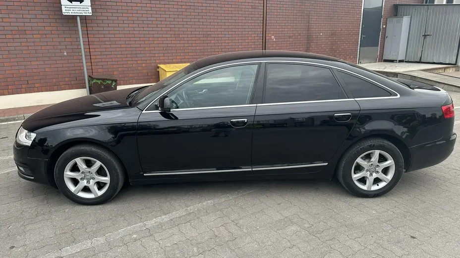 AUDI A6 -
