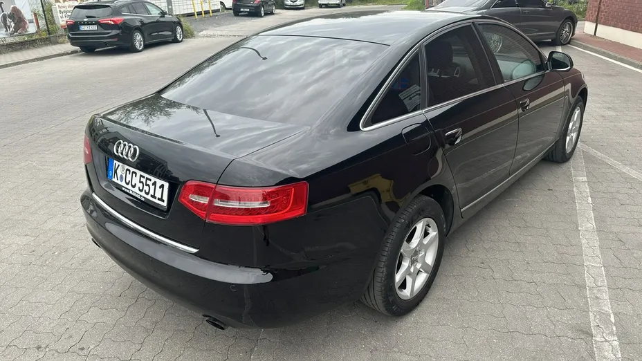 AUDI A6 -