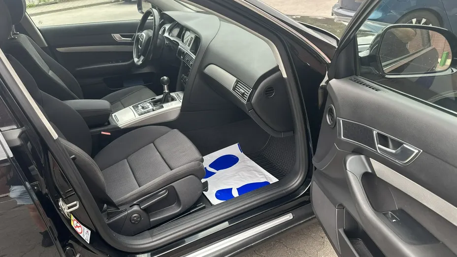 AUDI A6 -