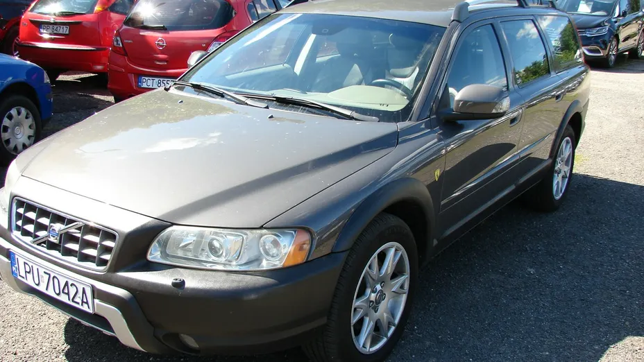 VOLVO XC70 -