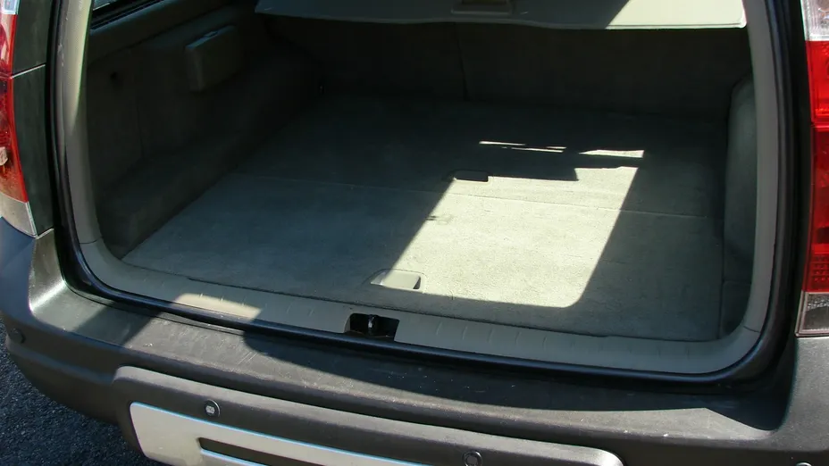VOLVO XC70 -