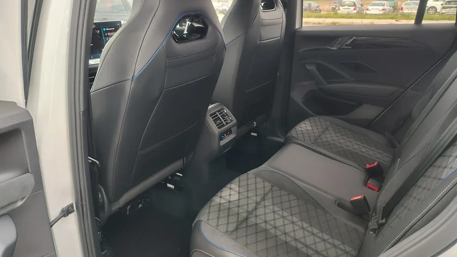 VOLKSWAGEN Tiguan -