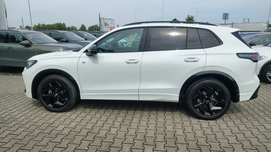 VOLKSWAGEN Tiguan -