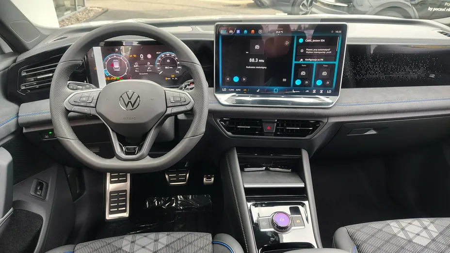VOLKSWAGEN Tiguan -