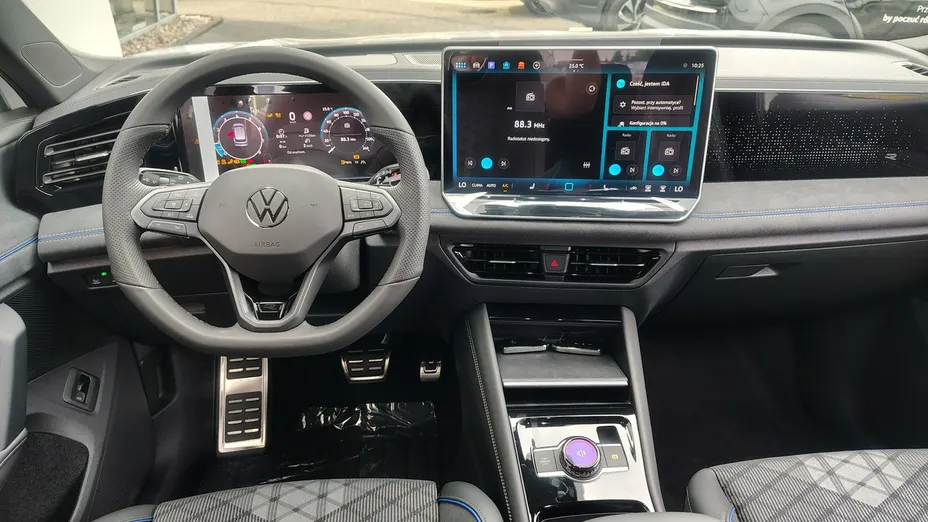 VOLKSWAGEN Tiguan -