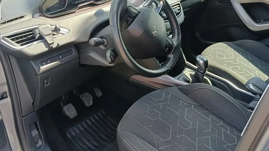 PEUGEOT 2008 -