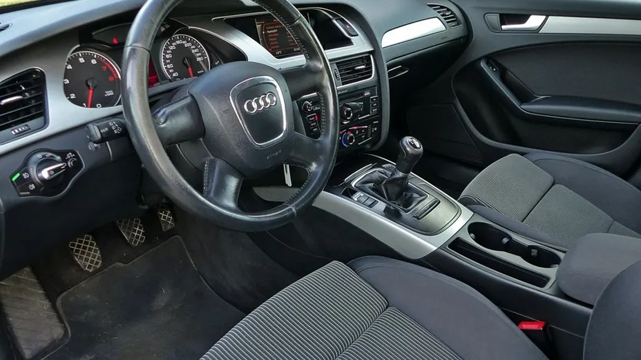 AUDI A4 -