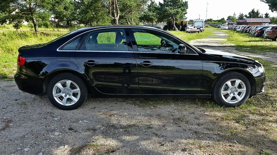 AUDI A4 -