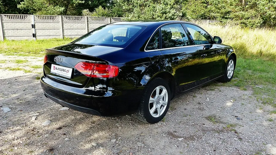 AUDI A4 -
