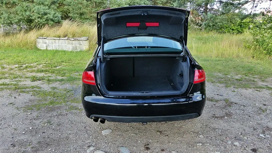 AUDI A4 -
