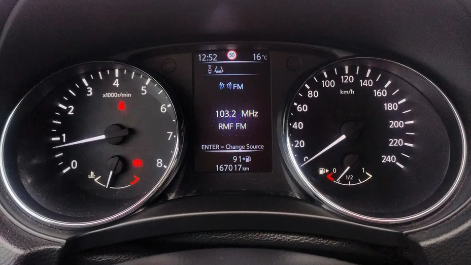 NISSAN Qashqai -