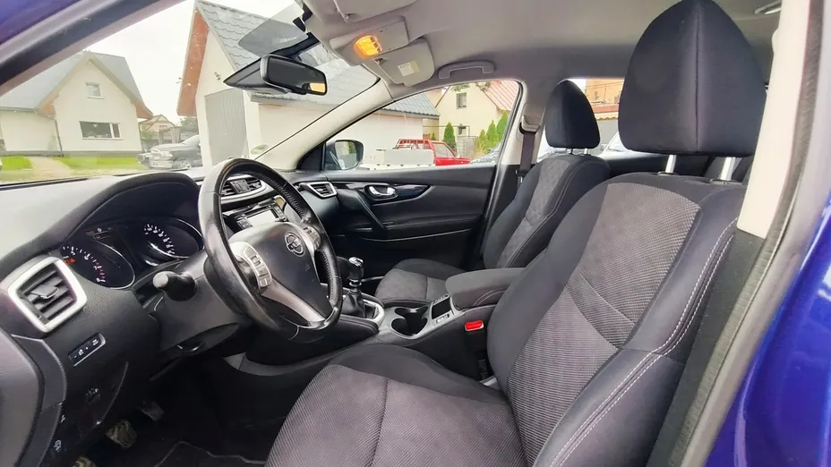 NISSAN Qashqai -