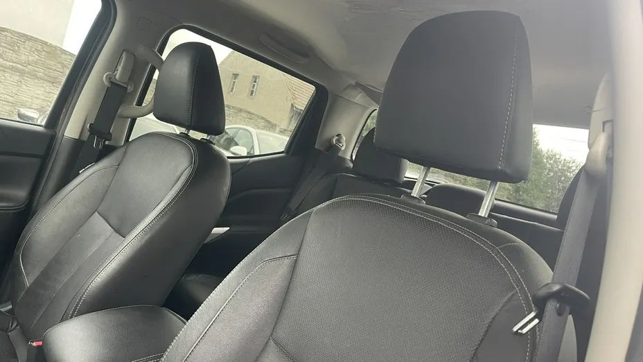 NISSAN Navara -