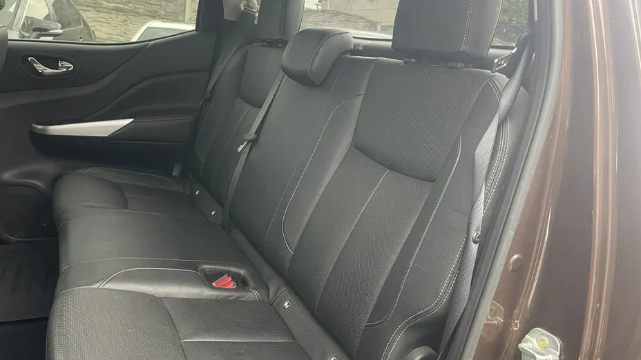 NISSAN Navara -