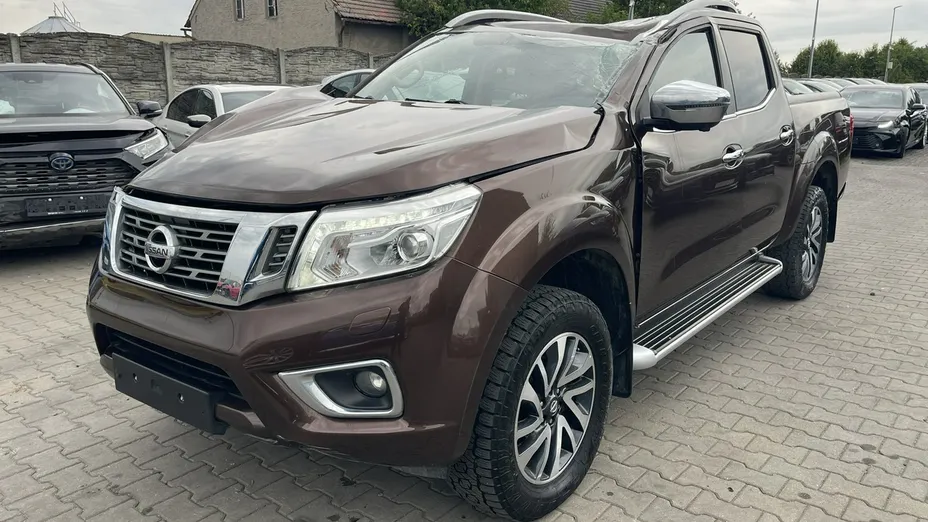 NISSAN Navara -