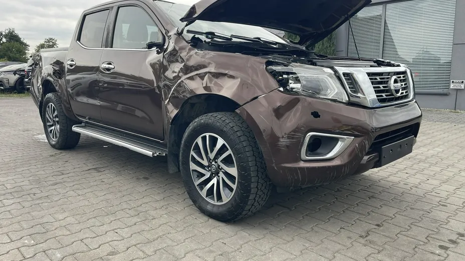 NISSAN Navara -