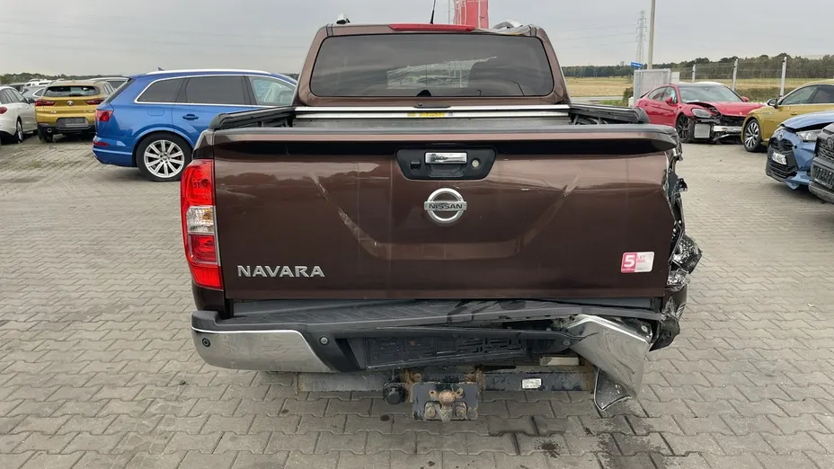 NISSAN Navara -