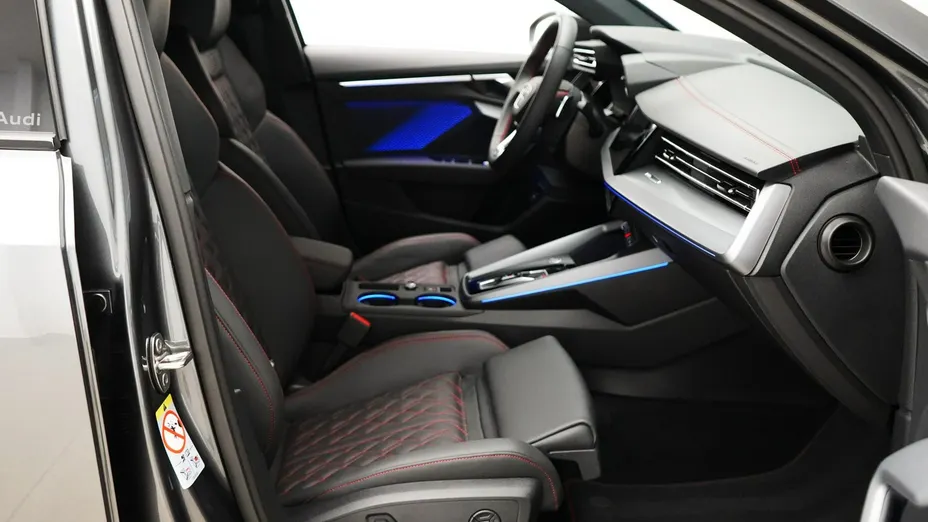AUDI A3 Limousine -