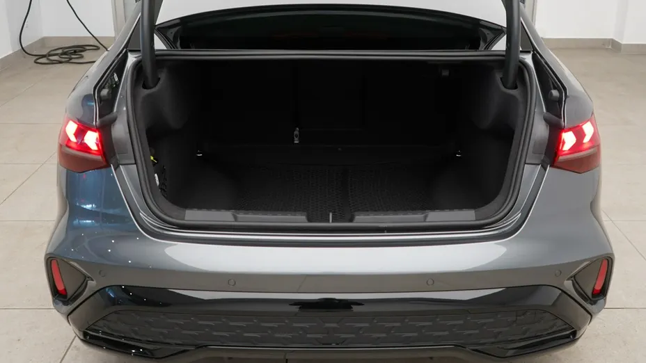 AUDI A3 Limousine -