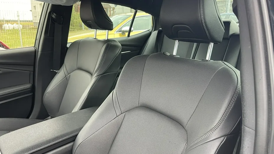 TOYOTA Camry -