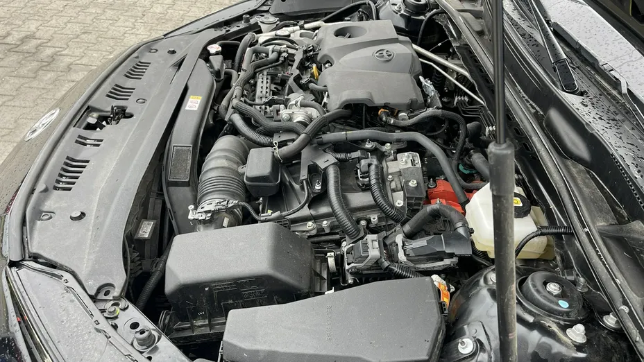 TOYOTA Camry -