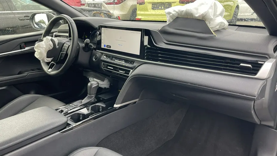 TOYOTA Camry -