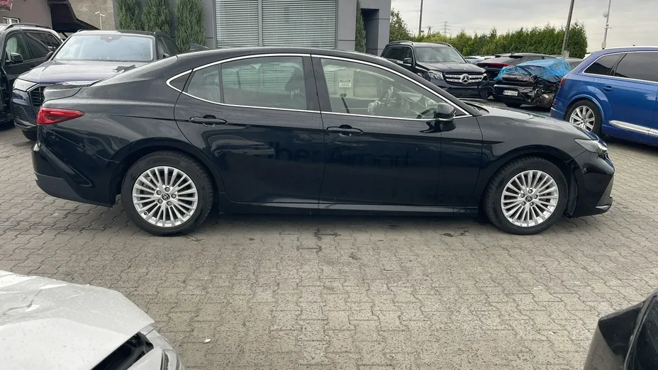TOYOTA Camry -