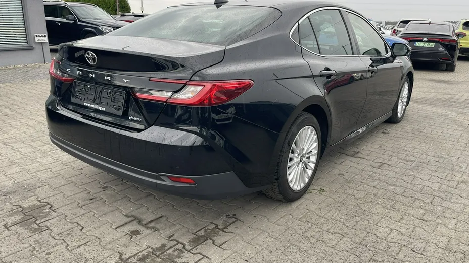 TOYOTA Camry -
