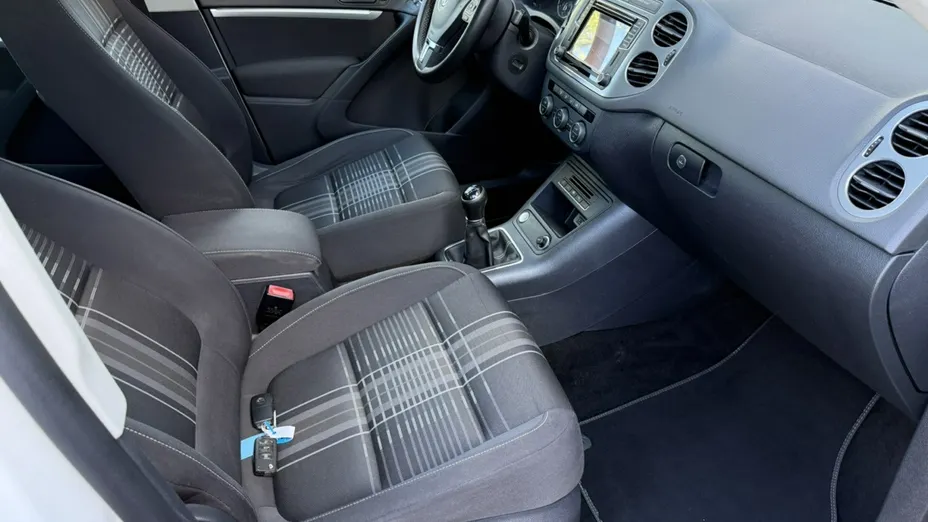 VOLKSWAGEN Tiguan -