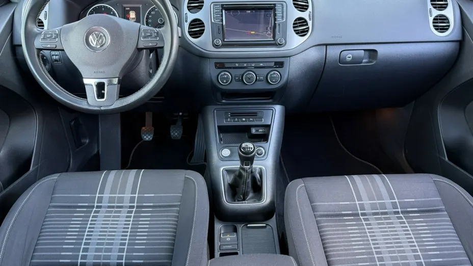 VOLKSWAGEN Tiguan -