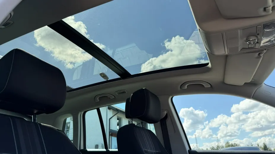 VOLKSWAGEN Tiguan -