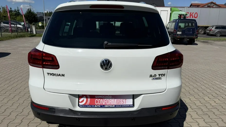 VOLKSWAGEN Tiguan -