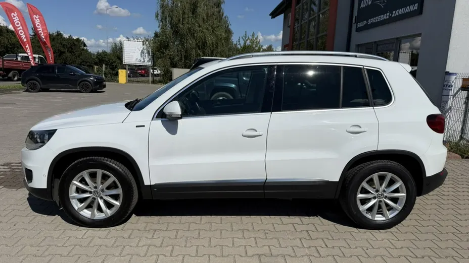 VOLKSWAGEN Tiguan -