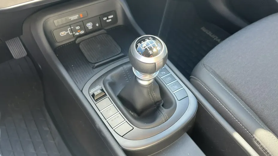 HYUNDAI Kona -