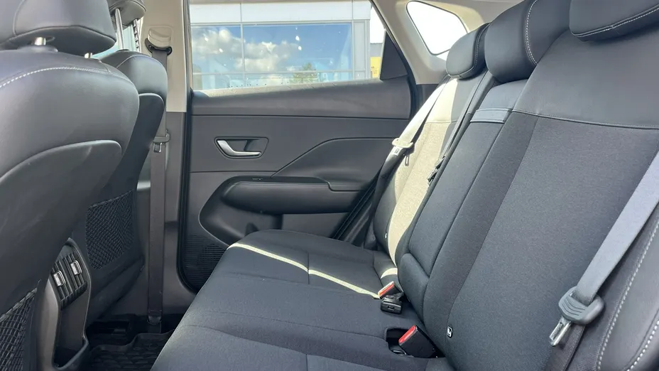 HYUNDAI Kona -