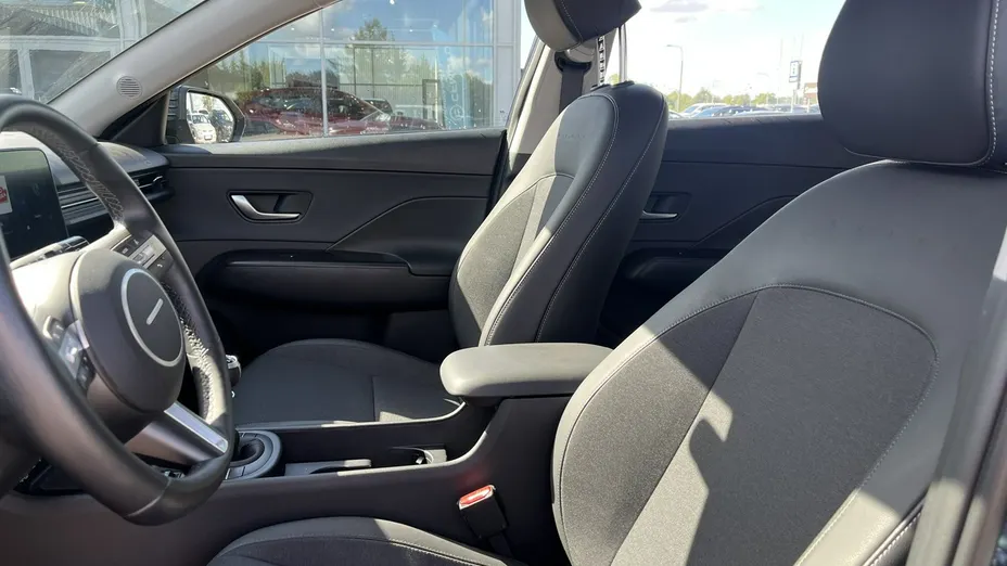 HYUNDAI Kona -