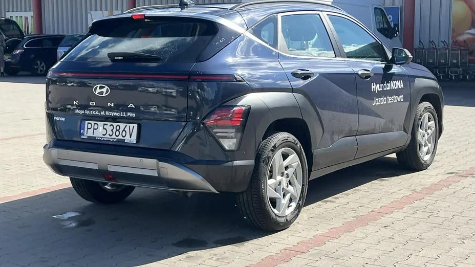 HYUNDAI Kona -