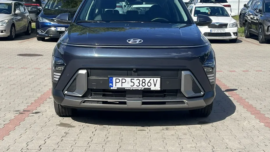 HYUNDAI Kona -