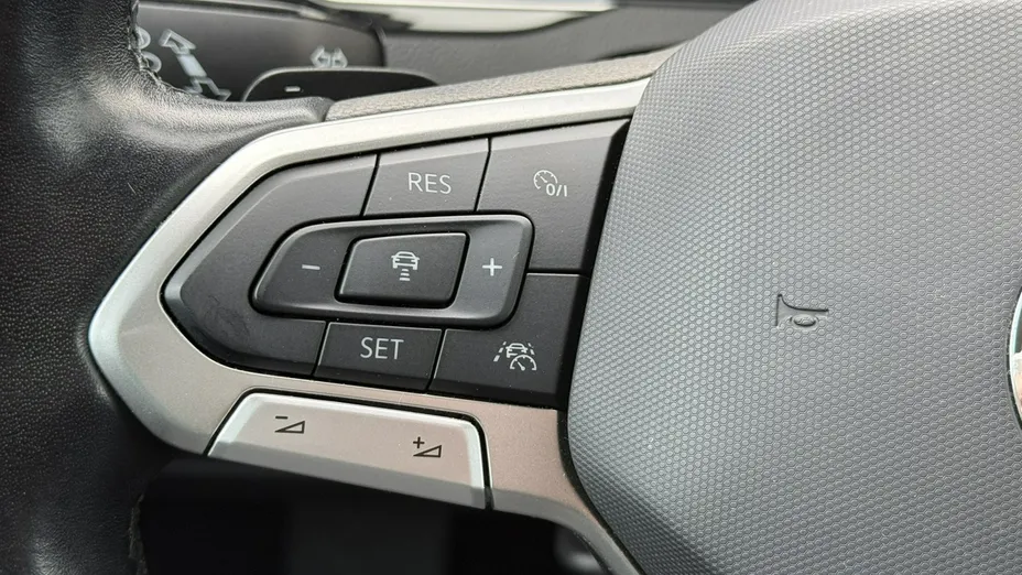 VOLKSWAGEN Passat -