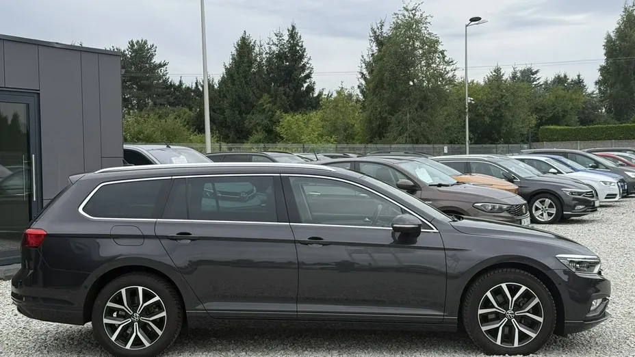 VOLKSWAGEN Passat -